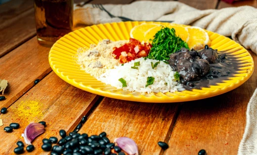 dieta 1300 kcal Dieta 1300 kcal – czy to dobry wybór? Zasady jej stosowania, efekty oraz przykładowy jadłospis