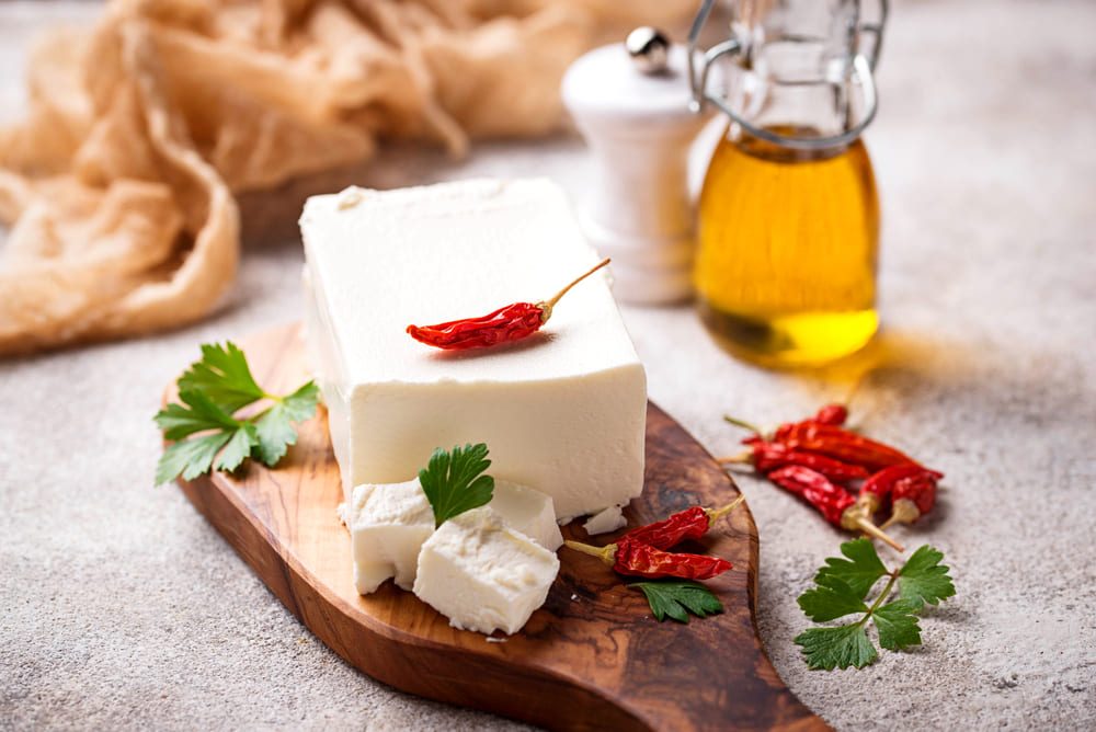 ser feta w cateringu dietetycznym Ser Feta w cateringu dietetycznym FitApetit - jak sprawdza się w diecie pudełkowej?