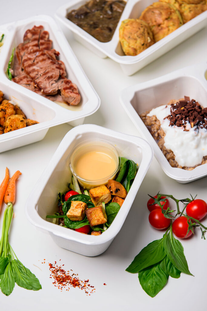 Dlaczego warto wybrać zbilansowaną dietę pudełkową z gotowym menu Slim?
