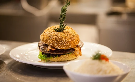 najlepsze burgery w warszawie