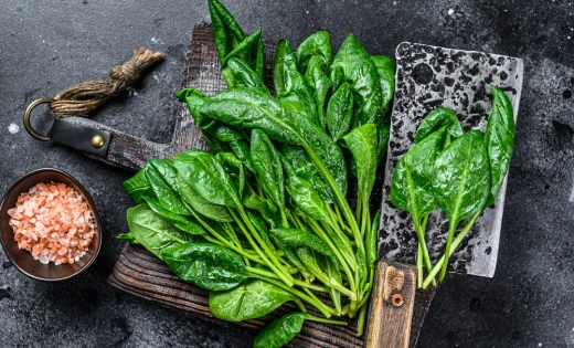 Szpinak w FitApetit to solidna dawka żelaza i antyoksydantów. Wzmacnia organizm, zapewniając pyszne, zielone akcenty. Wzbogaca menu o naturalną lekkość i wartości odżywcze.